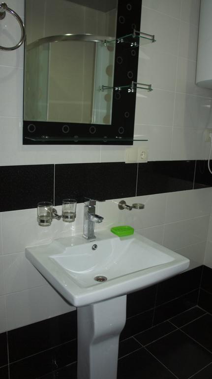 Mariam Sea Towers Appartement Batoemi Kamer foto